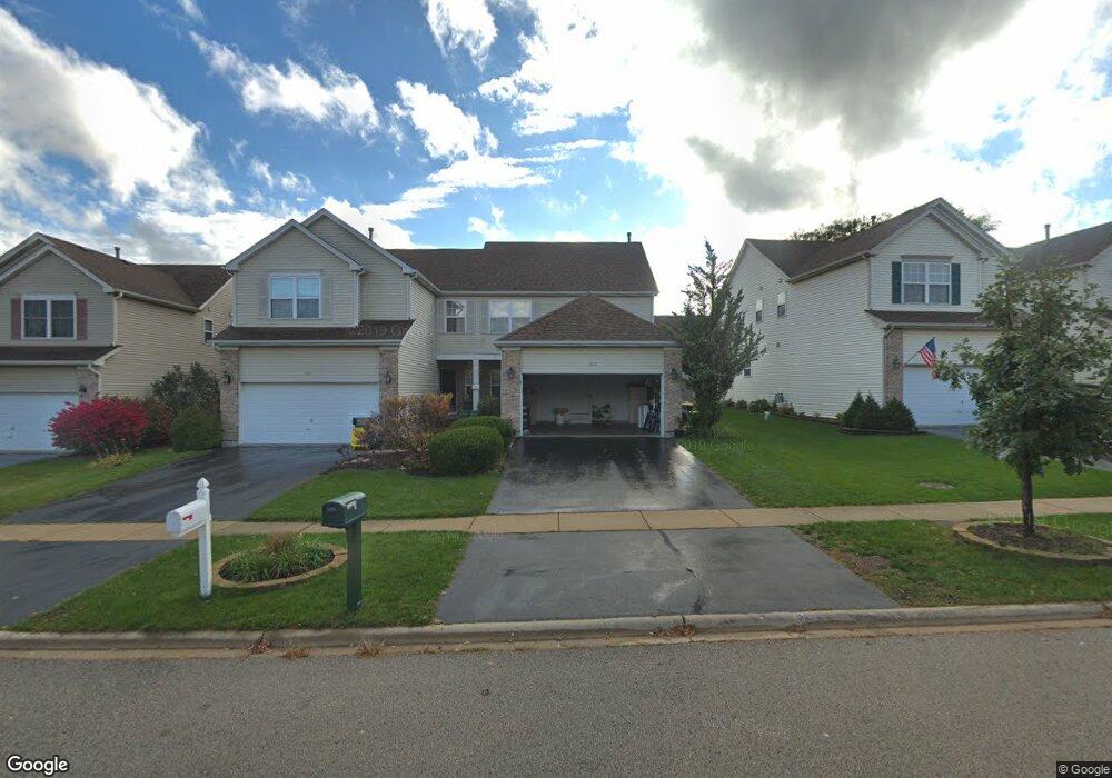 1073 Viewpoint Dr, Lake In the Hills, IL 60156 - photo 1