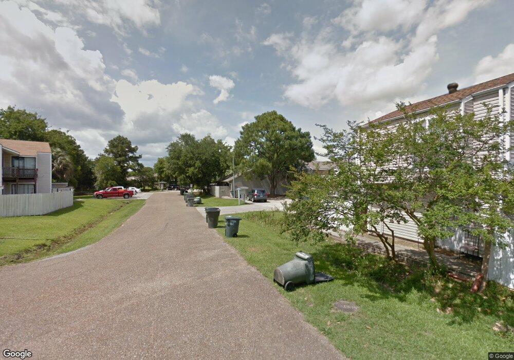 1700 Fox Run Dr, Lake Charles, LA 70605 - photo 1