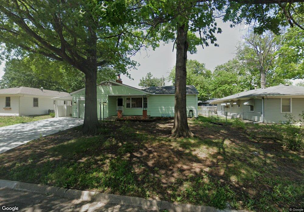 924 SW Armagh St, Topeka, KS 66611 - photo 1