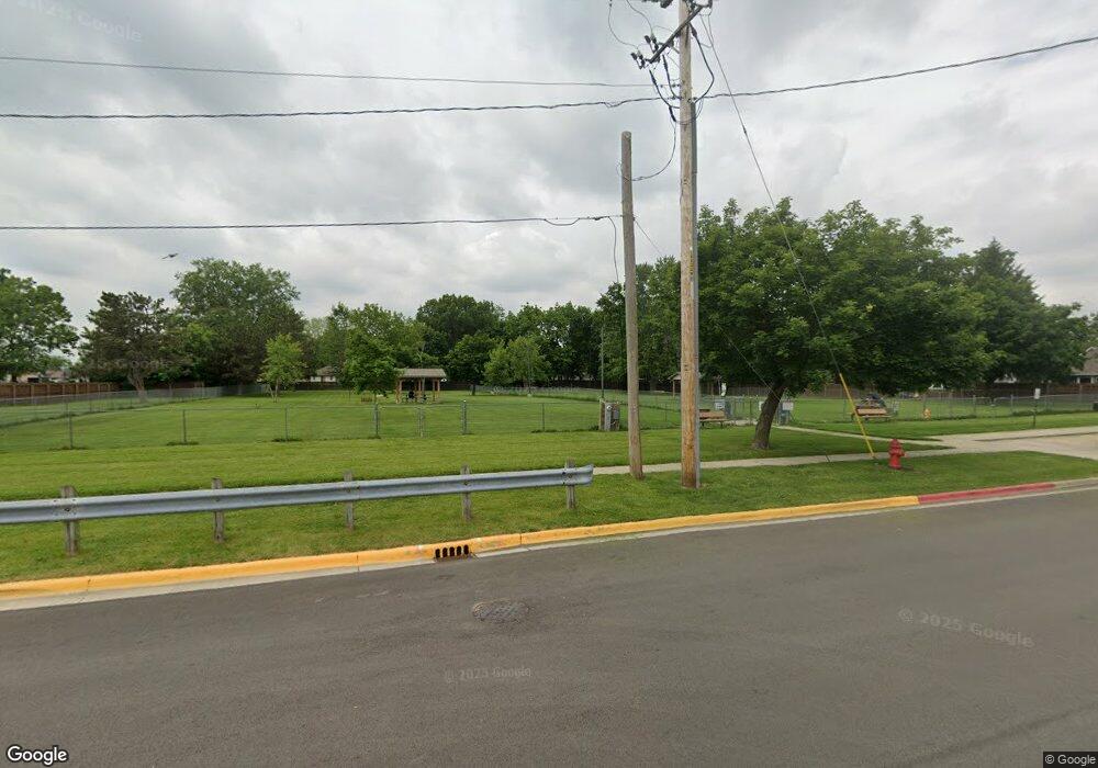 555 Michael Dr, Morris, IL 60450 - photo 1