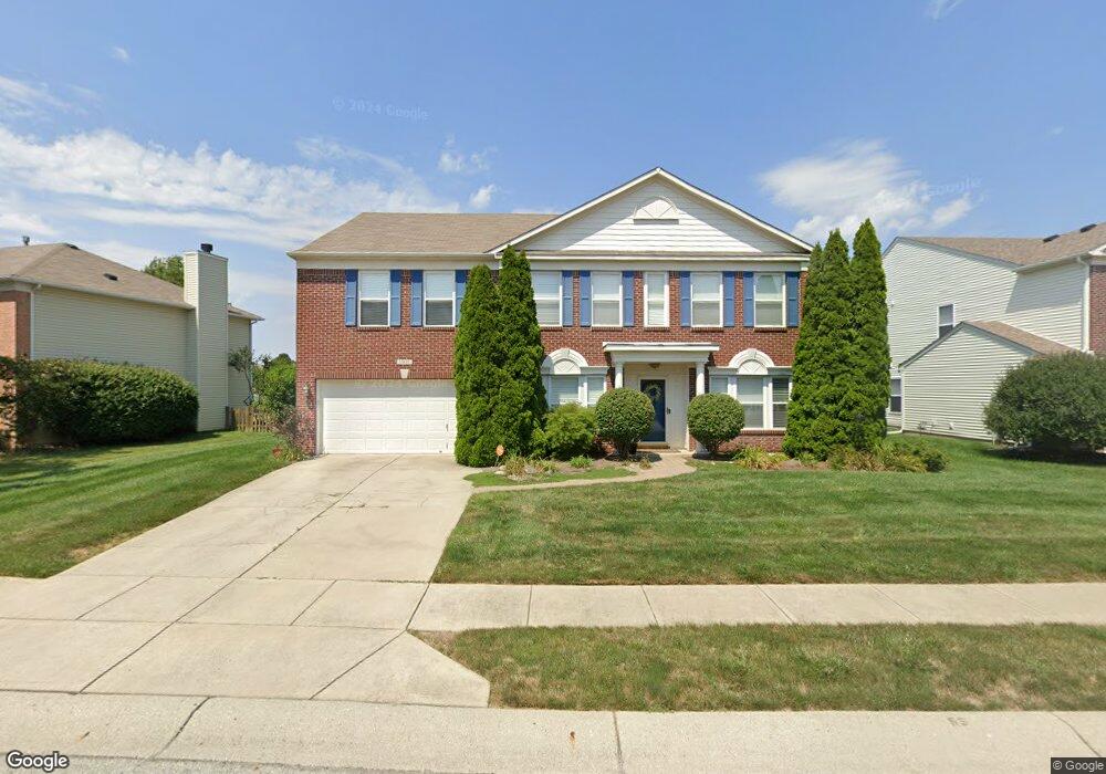 13835 Meadow Lake Dr, Fishers, IN 46038 - photo 1