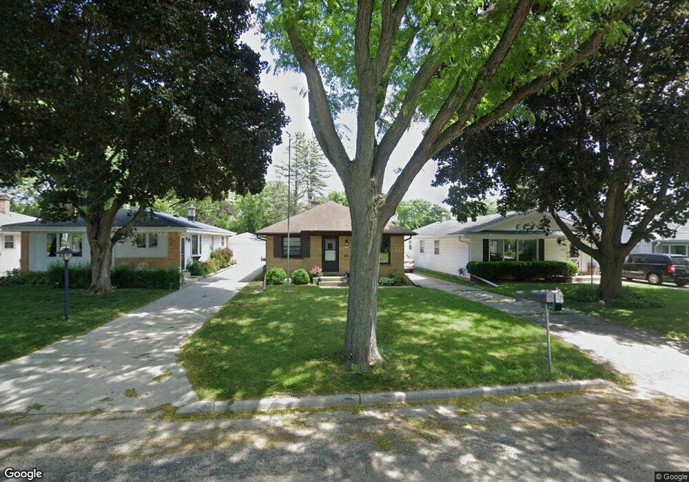 1924 N 118th St, Milwaukee, WI 53226 - photo 1