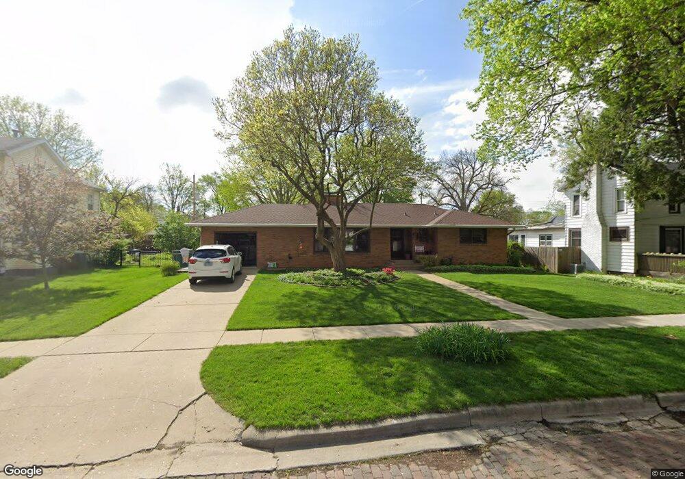 410 N Mclean St, Lincoln, IL 62656 - photo 1