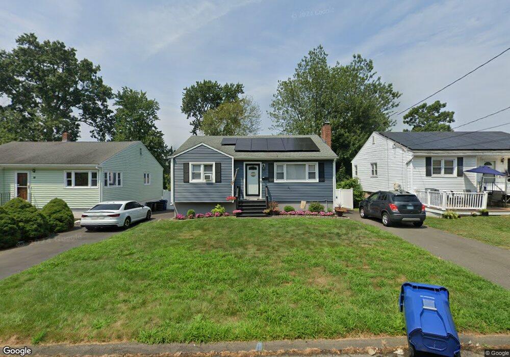 32 Mohawk Dr, West Haven, CT 06516 - photo 1