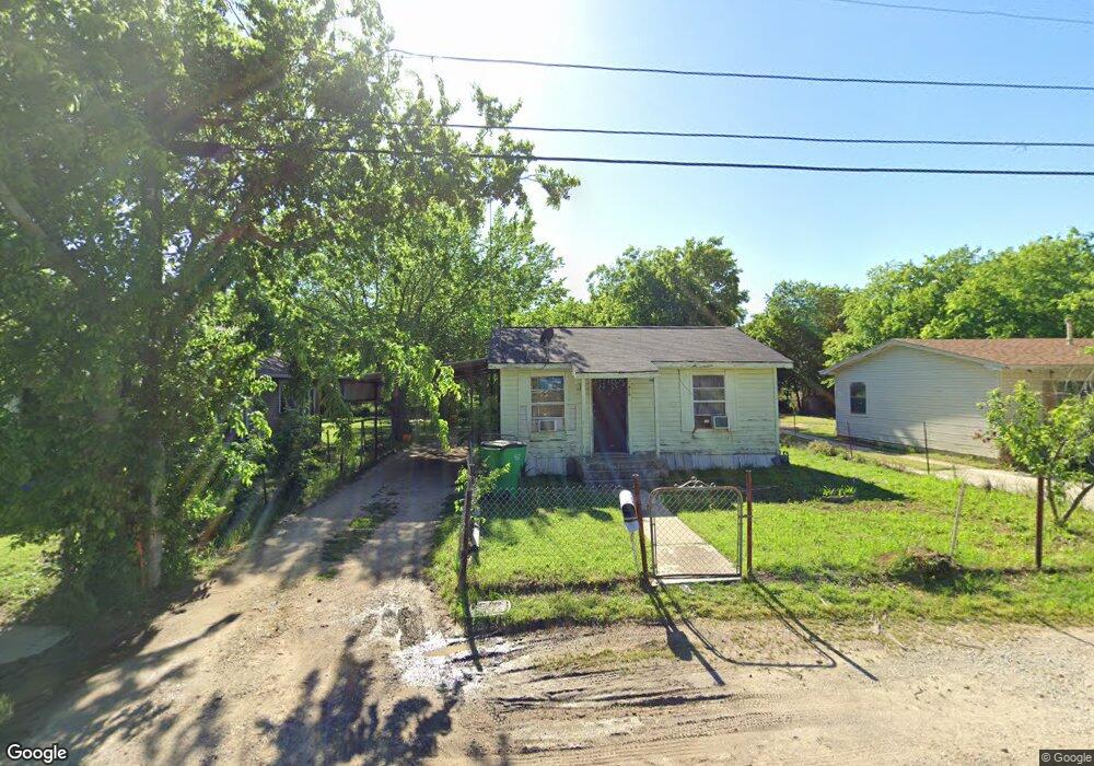 719 S Taylor St, Gainesville, TX 76240 - photo 1