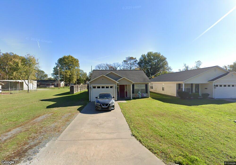 1401 S Vine St, Stuttgart, AR 72160 - photo 1