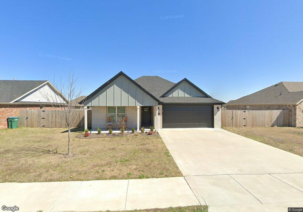 914 Maple View St, Tontitown, AR 72762 - photo 1
