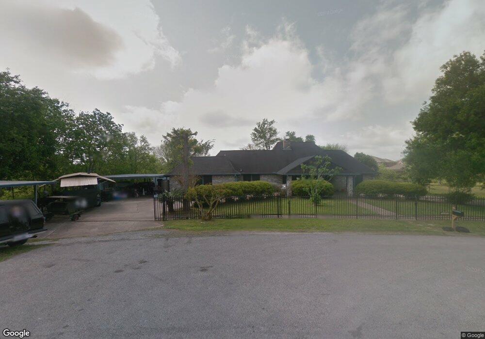 5810 Raza Rd, Pearland, TX 77584 - photo 1