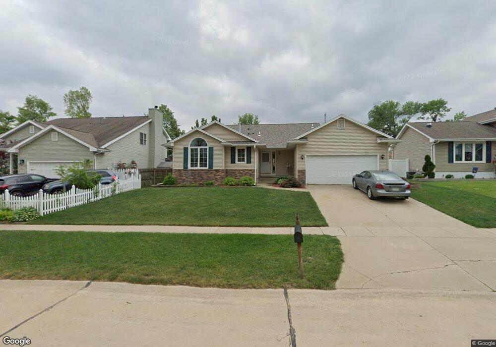 4621 Pearl Ave NW, Cedar Rapids, IA 52405 - photo 1