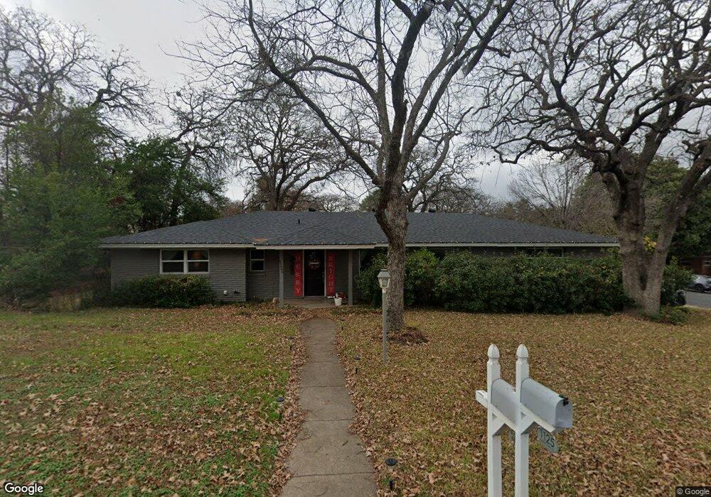 1125 Forest Oaks Ln, Hurst, TX 76053 - photo 1