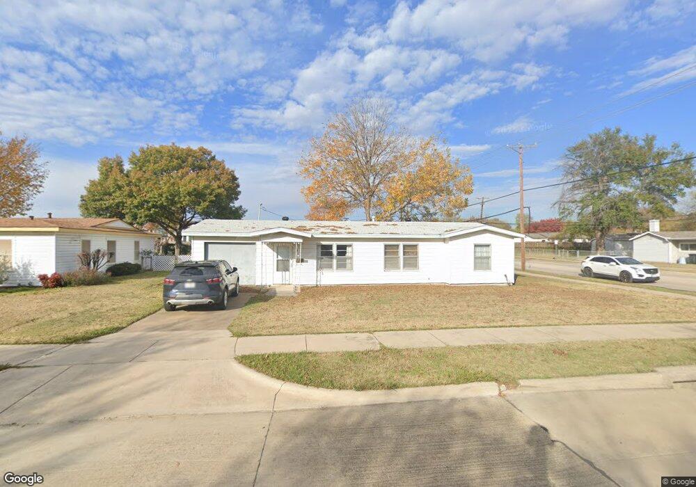 619 Greenway Dr, Hurst, TX 76053 - photo 1