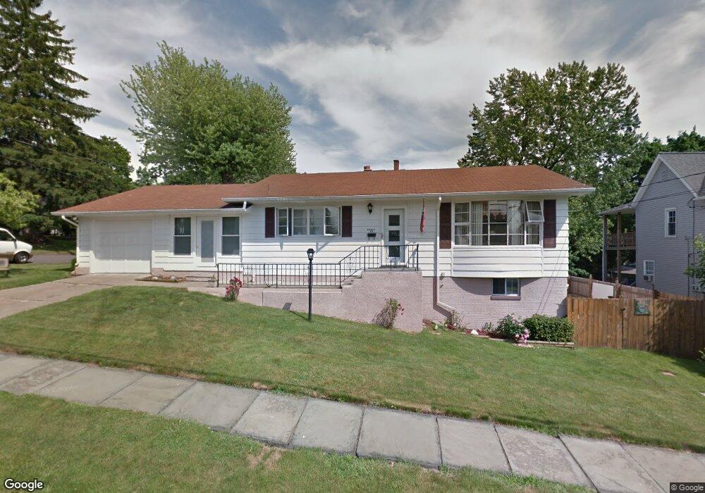 401 W Elm St, Dunmore, PA 18512 - photo 1