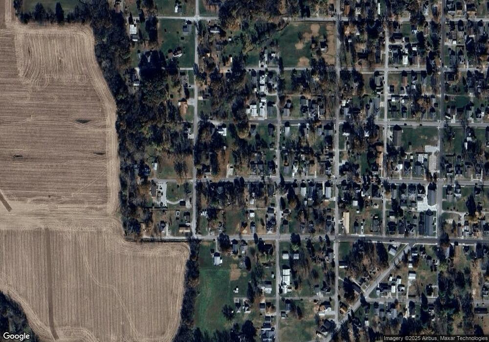 916 W 4th St, Bicknell, IN 47512 - photo 1