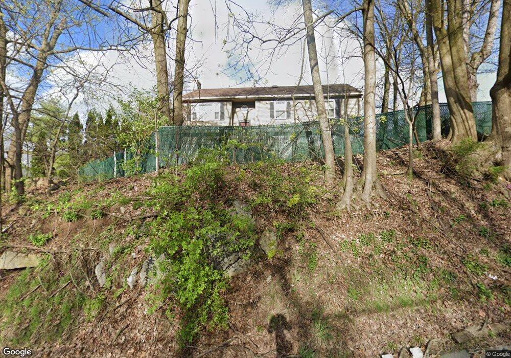 1749 Mauch Chunk Rd, Allentown, PA 18104 - photo 1