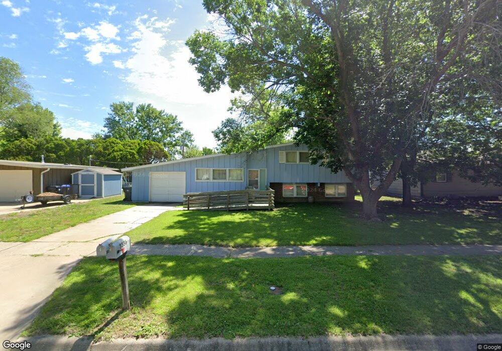 3336 SW James St, Topeka, KS 66614 - photo 1