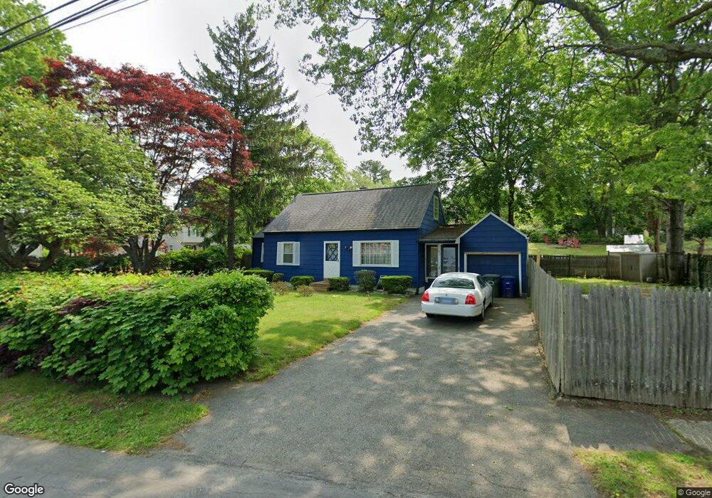 92 Roger Williams Rd, Bridgeport, CT 06610 - photo 1