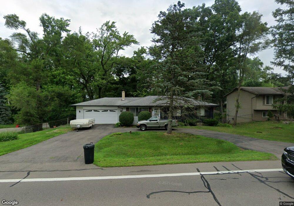 7816 Richardson Rd, West Bloomfield, MI 48323 - photo 1