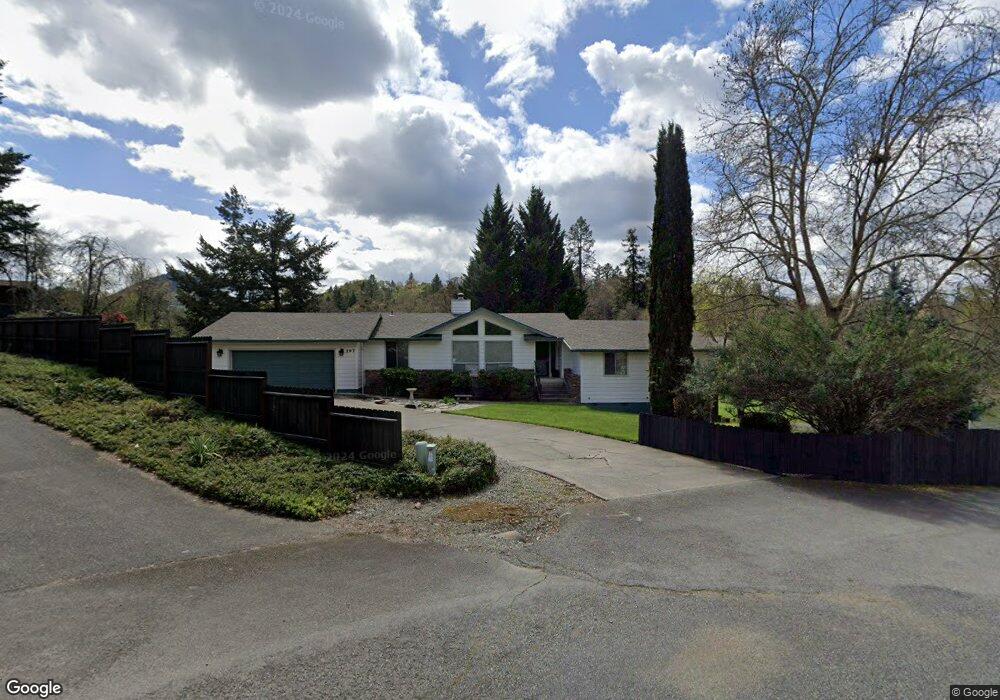 197 Saradan Ln, Grants Pass, OR 97527 - photo 1