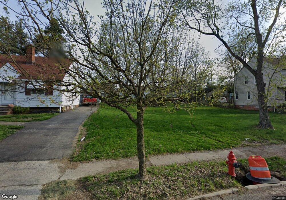 18901 Raymond St, Maple Heights, OH 44137 - photo 1