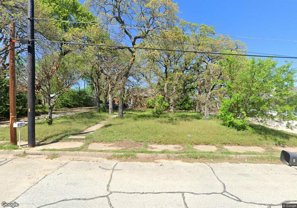 710 W Bridge St, Weatherford, TX 76086 - photo 1