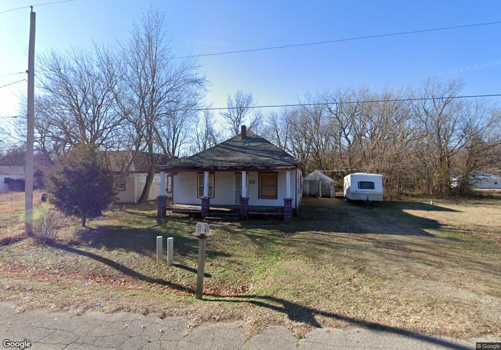 817 S 22nd St, Parsons, KS 67357 - photo 1