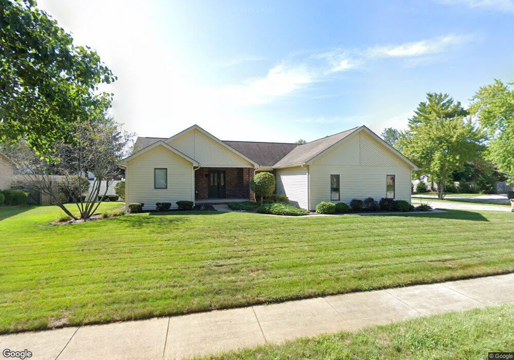 1013 Hummingbird Ln, Columbus, IN 47203 - photo 1