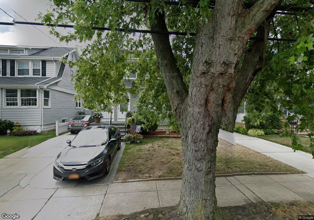 146 Lyon Place unit second fl, Lynbrook, NY 11563 - photo 1