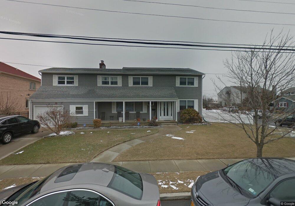 189 Trafalgar Blvd, Island Park, NY 11558 - photo 1