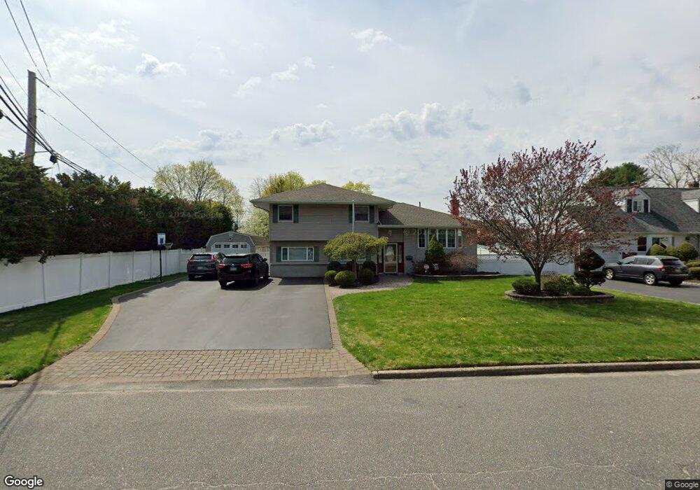 4 Vance St, ComMacK, NY 11725 - photo 1