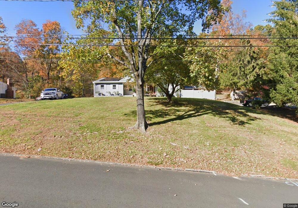 37 W Gate Rd, Suffern, NY 10901 - photo 1