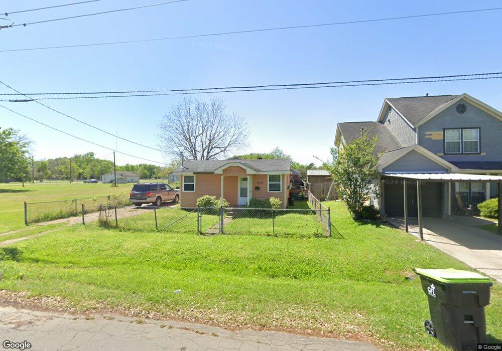 2804 Moore Ave, Bay City, TX 77414 - photo 1