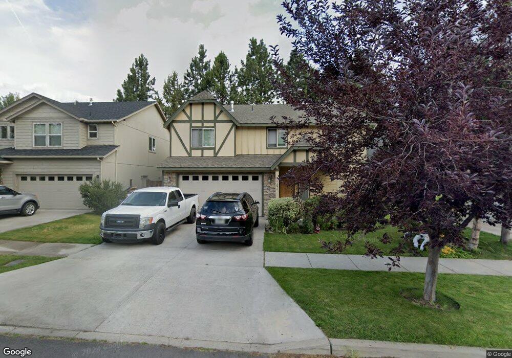 20290 Knightsbridge Place, Bend, OR 97702 - photo 1