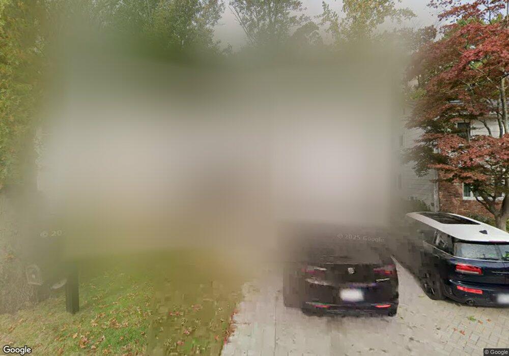 4 Pickwood Ln, Great Neck, NY 11024 - photo 1