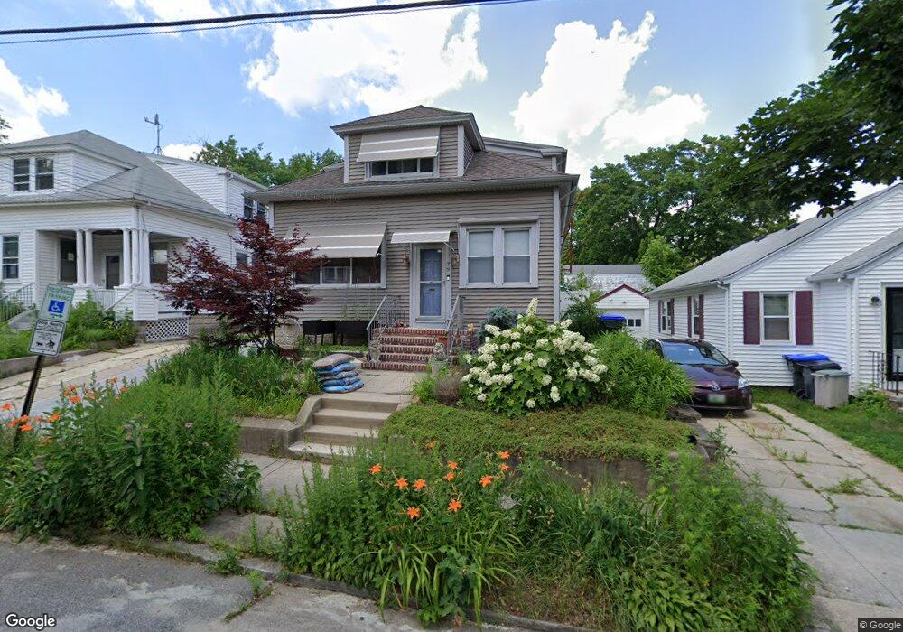 79 Metropolitan Rd, Providence, RI 02908 - photo 1