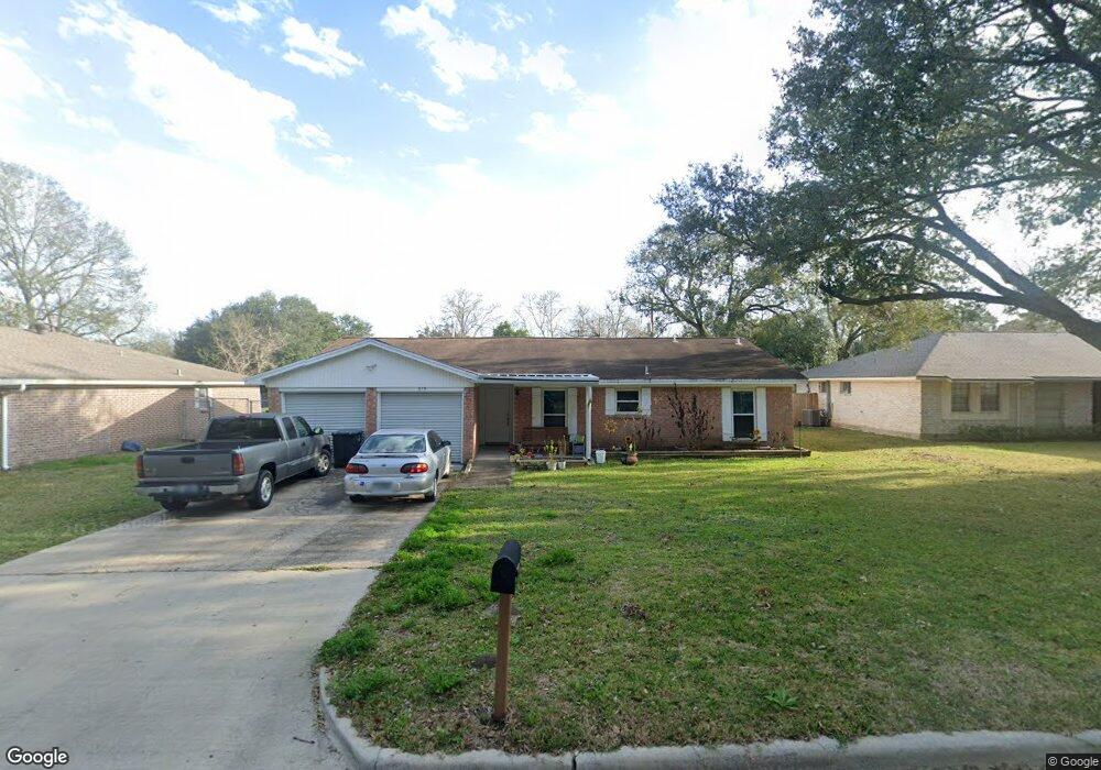 379 Windsor Square, Alvin, TX 77511 - photo 1