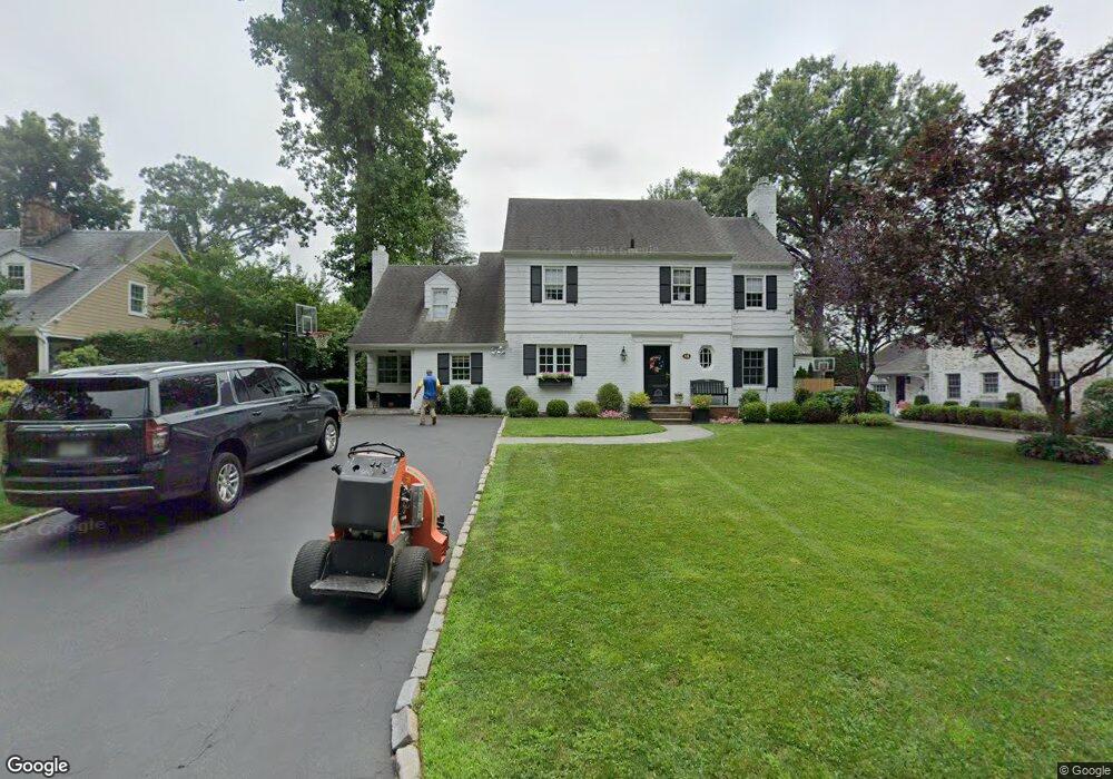 48 Sunset Dr, Manhasset, NY 11030 - photo 1