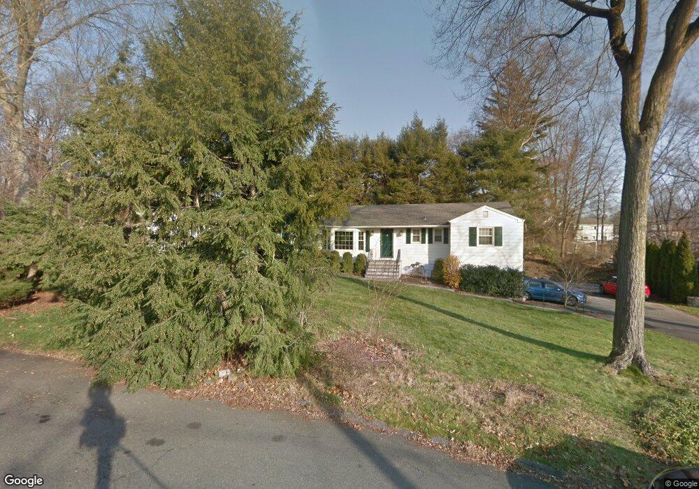 19 Robin Hood Ln, Darien, CT 06820 - photo 1