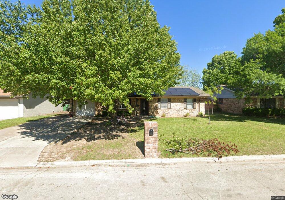 1102 Kent Dr, Gainesville, TX 76240 - photo 1