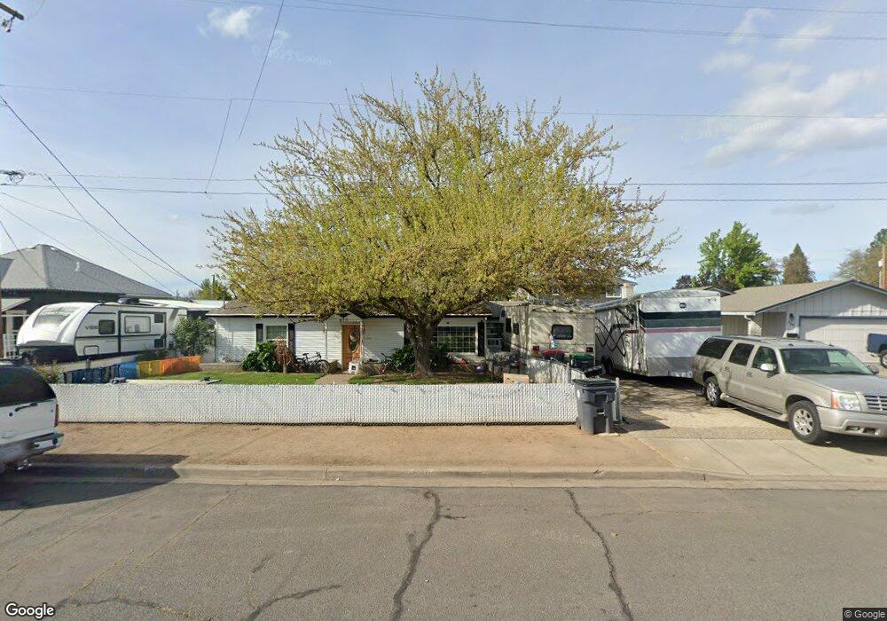 673 Cedar St, Central Point, OR 97502 - photo 1