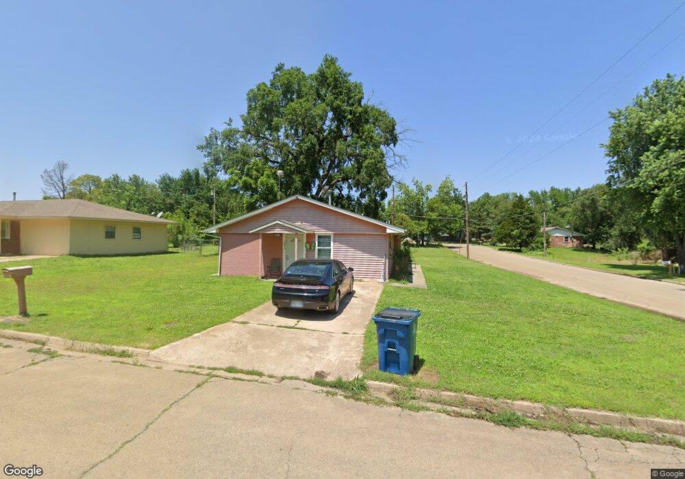 1240 E 4th St, Cushing, OK 74023 - photo 1