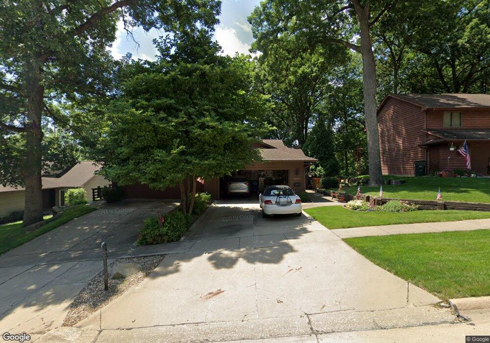 2023 Linmar Dr NE, Cedar Rapids, IA 52402 - photo 1