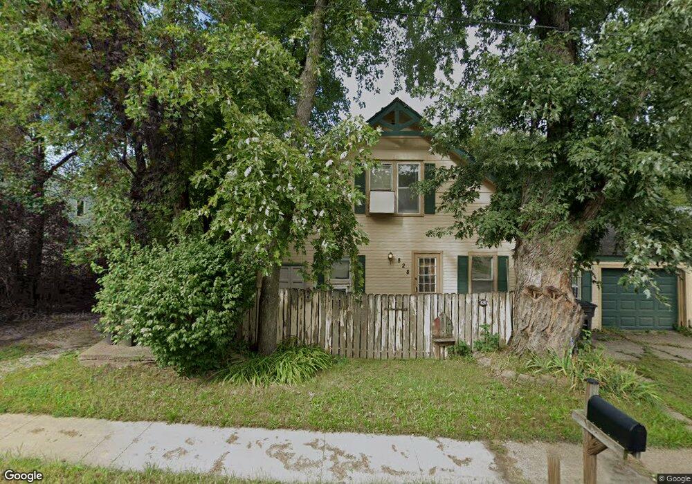 828 E Bell Ave, Des Moines, IA 50315 - photo 1