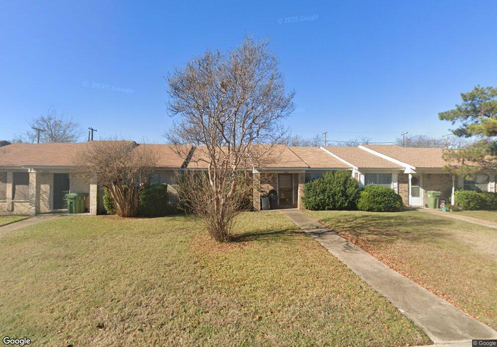 5305 Northridge Blvd, North Richland Hills, TX 76180 - photo 1