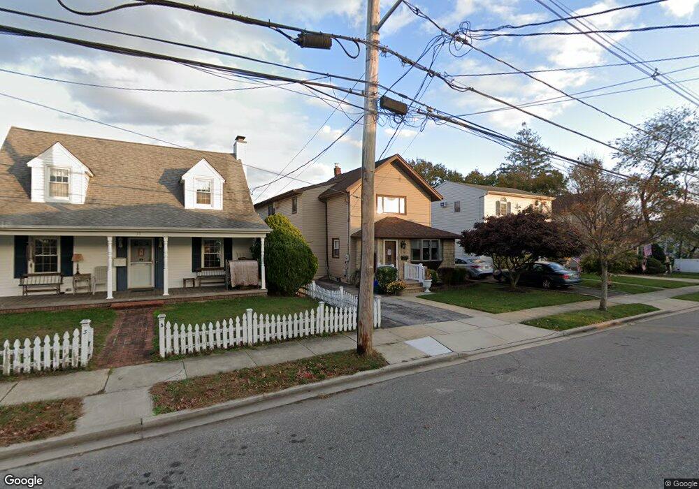 25 Cumberland St, Rockville Centre, NY 11570 - photo 1