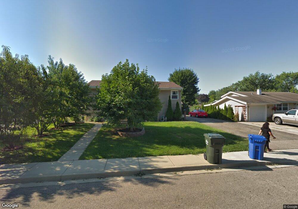 121 Del Rio Rd, Carpentersville, IL 60110 - photo 1