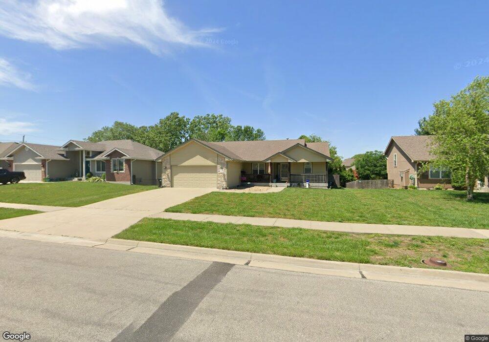 4419 SW Cambridge Ave, Topeka, KS 66610 - photo 1