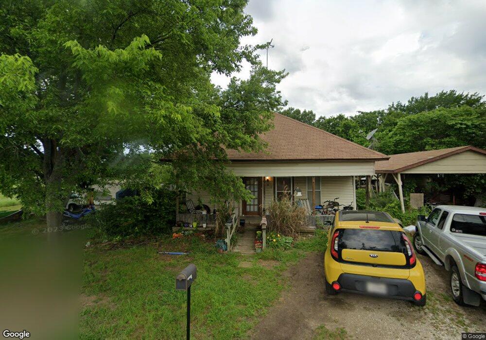 201 N Gowdy St, Whitewright, TX 75491 - photo 1