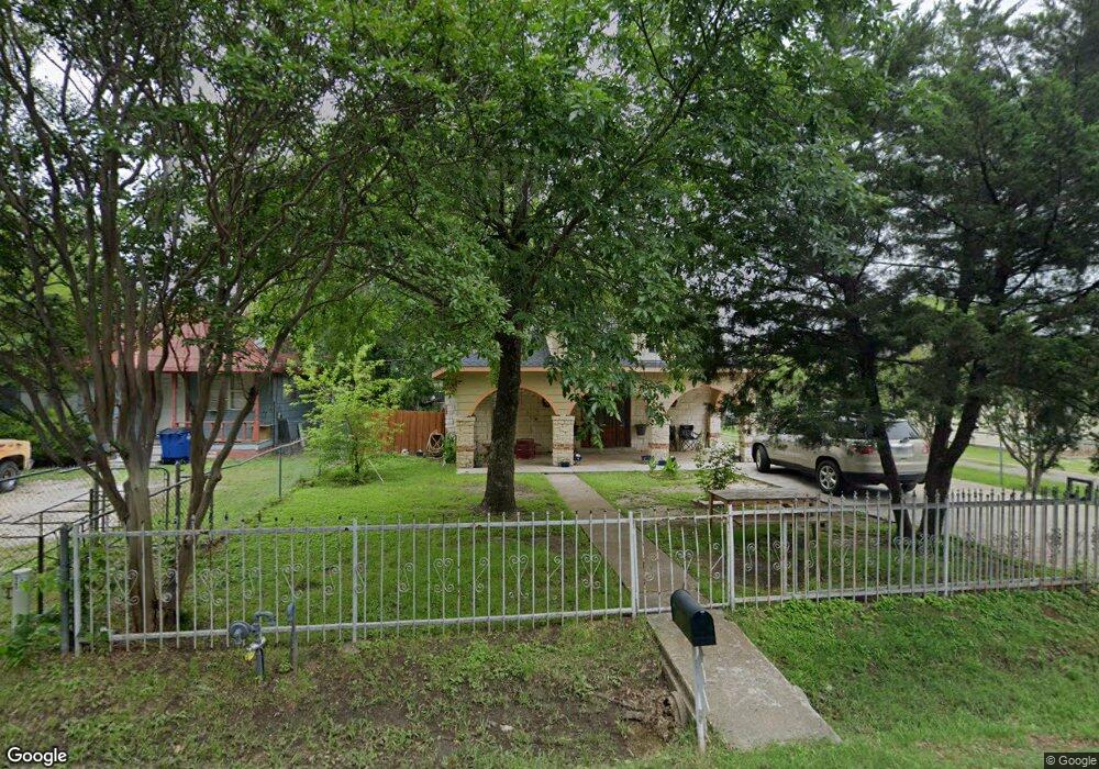 402 Avenue B, Ennis, TX 75119 - photo 1