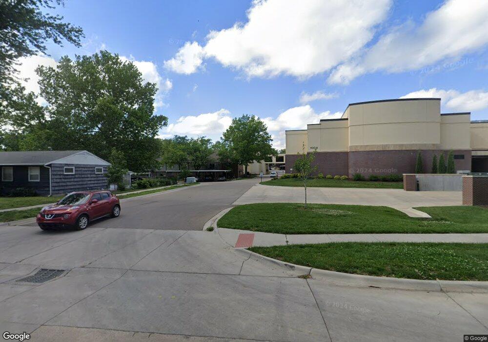 1110 SW 31st St, Topeka, KS 66611 - photo 1