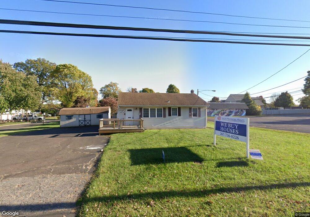 1315 Frosty Hollow Rd, Levittown, PA 19056 - photo 1